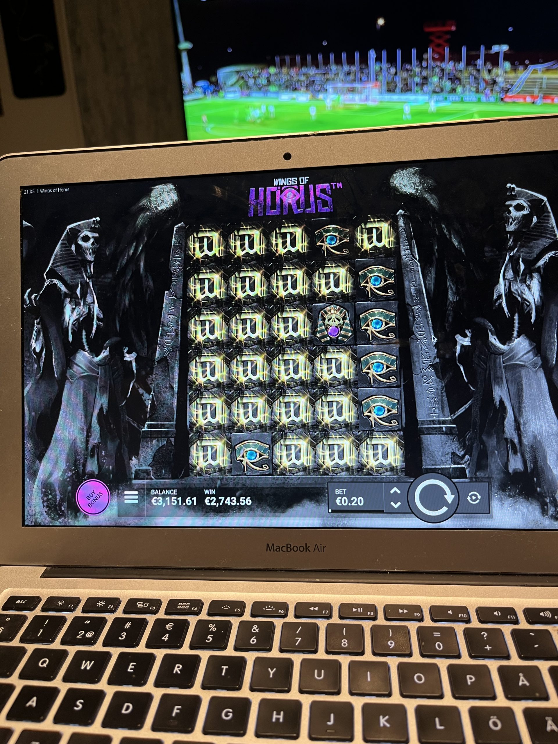 wings of horus – iWild (draft) (2743.56 eur / 0.20 bet) | Elliiip